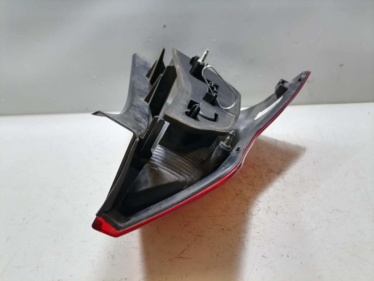 Dacia Sandero SD original R&uuml;cklicht R&uuml;ckleuchte rechts BJ09